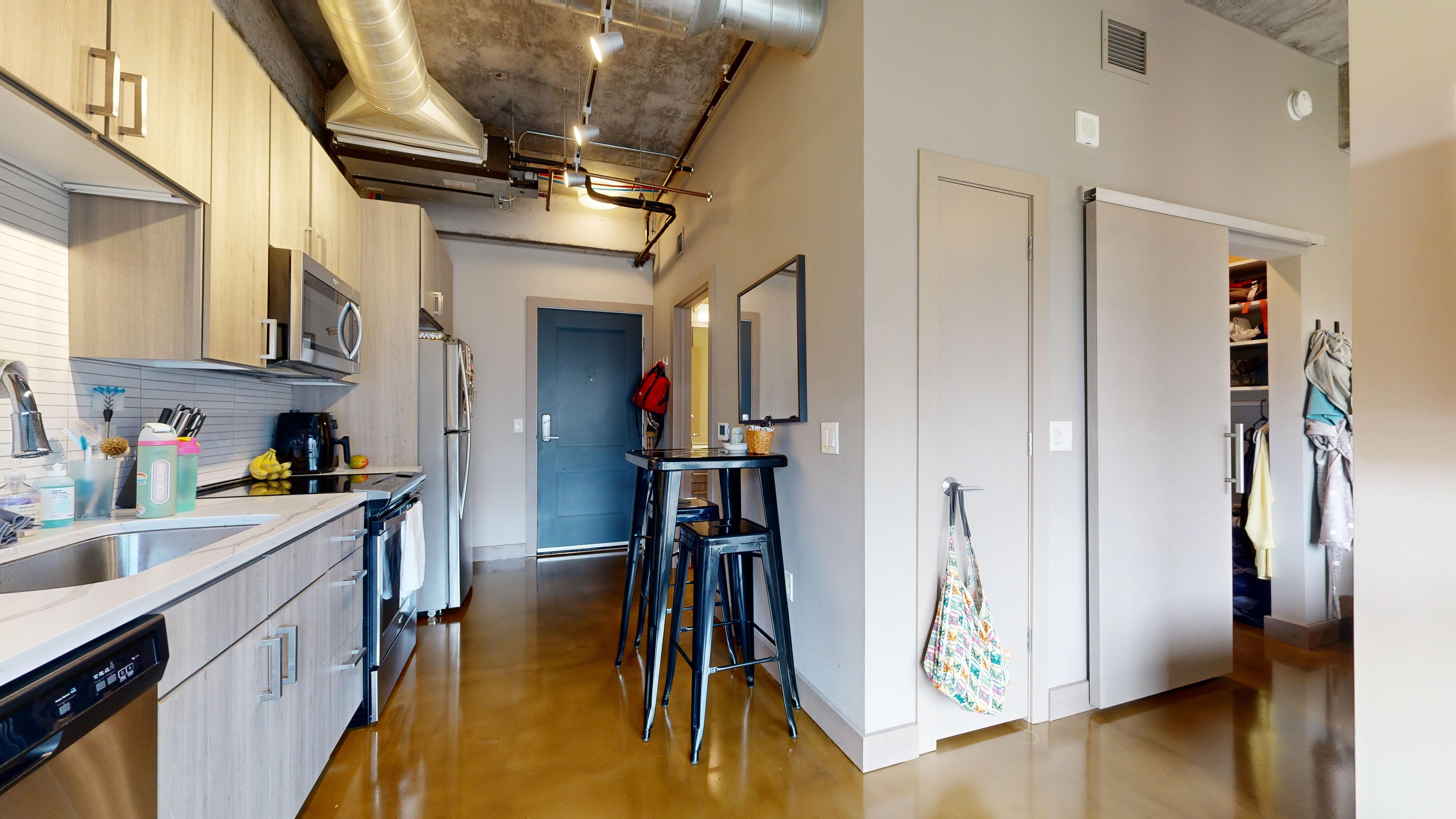 ["uploaded_image", "retouched_photo", "matterport_image"] - 728-N-Third-St-08172024_064605.jpg