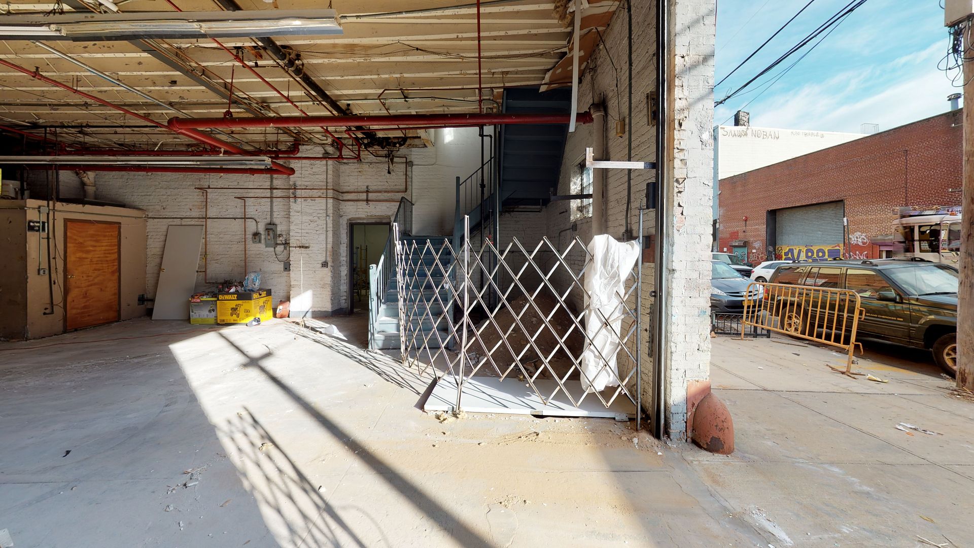 ["uploaded_image", "retouched_photo", "matterport_image"] - NemwMAVohy1-Photo_19.jpg