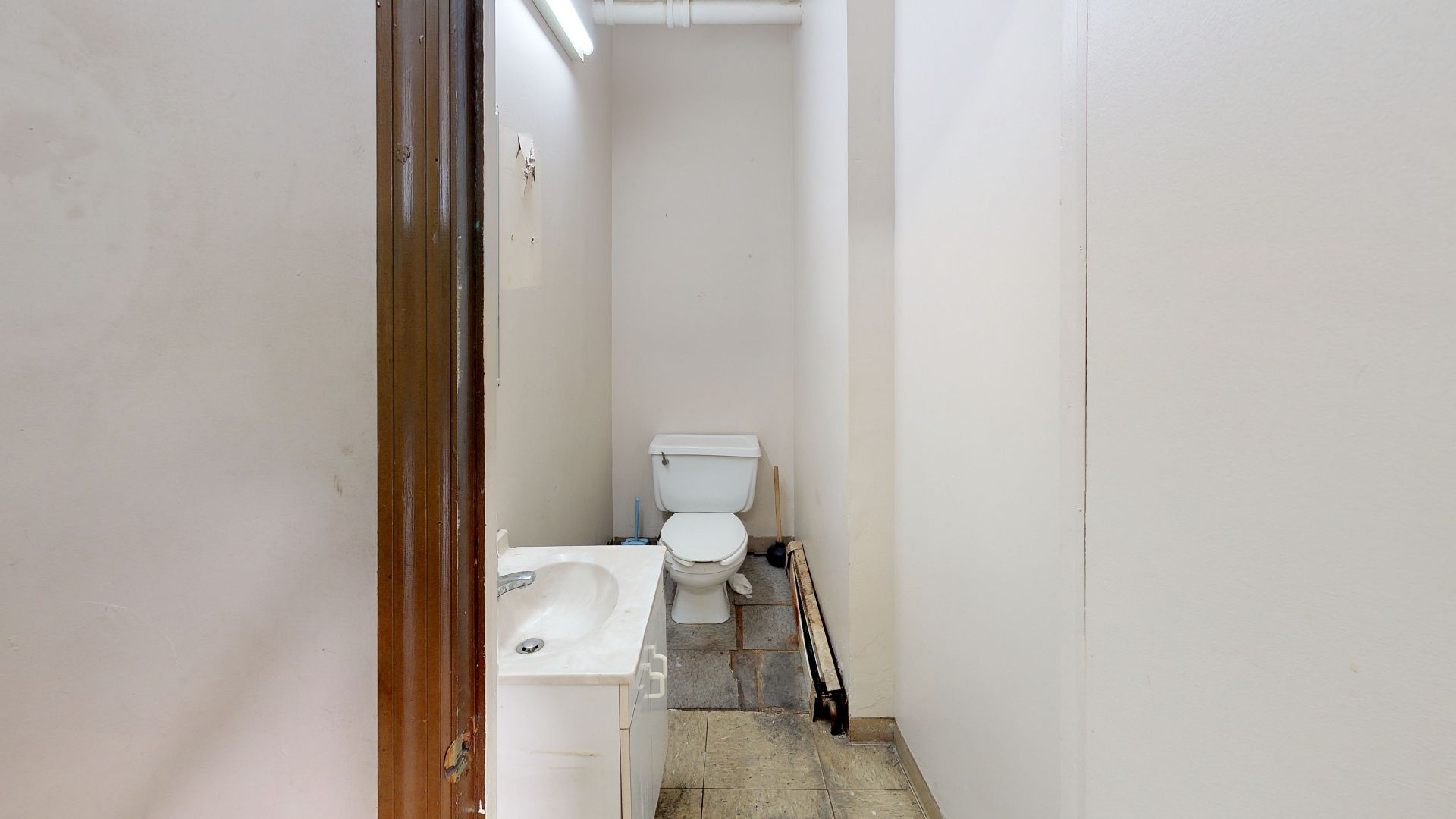 ["uploaded_image", "retouched_photo", "matterport_image"] - sH8Y4GsQPTn-Photo_02.jpg