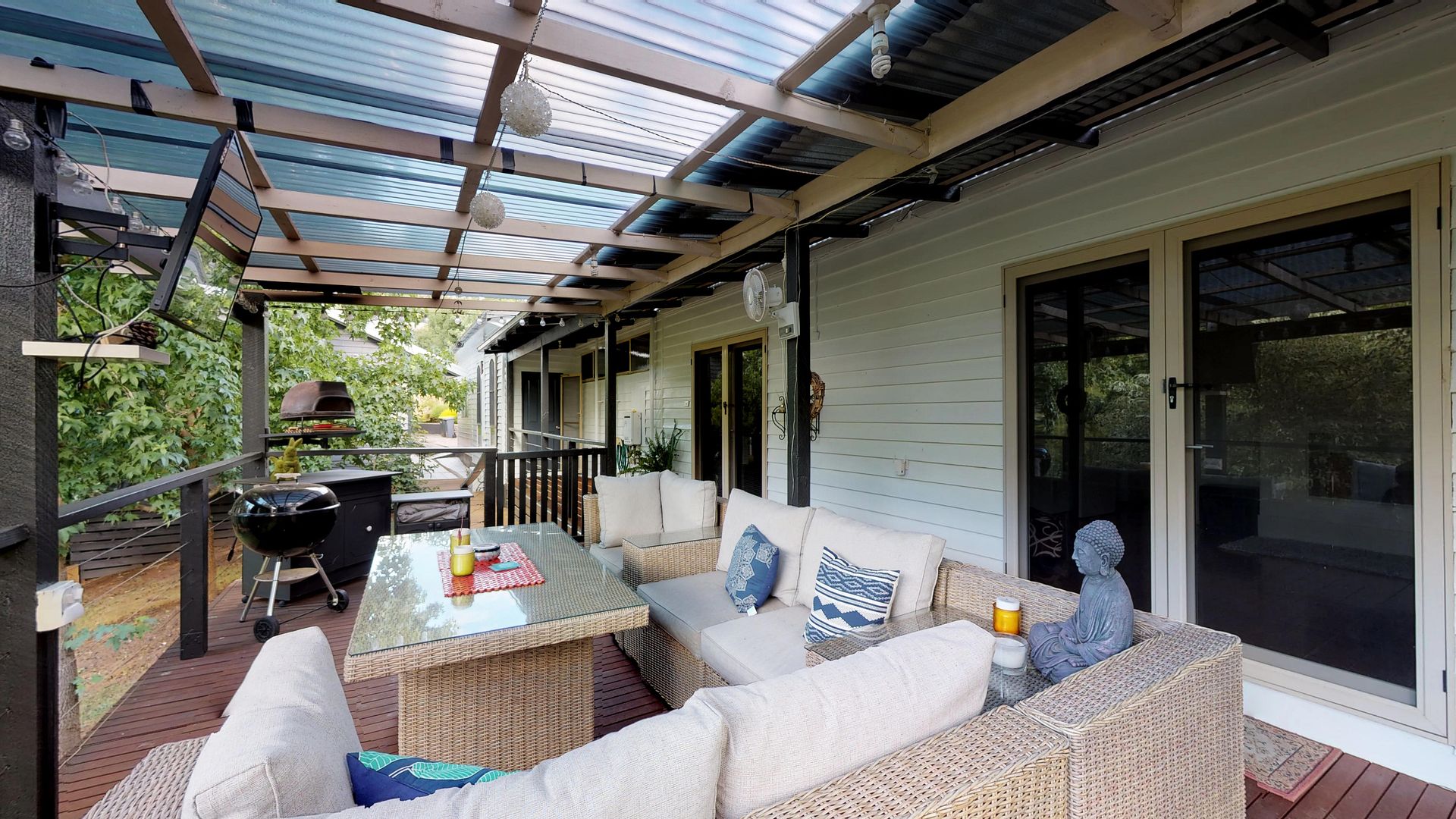 ["uploaded_image", "retouched_photo", "matterport_image"] - 02.14.2019_05.33.00.jpg