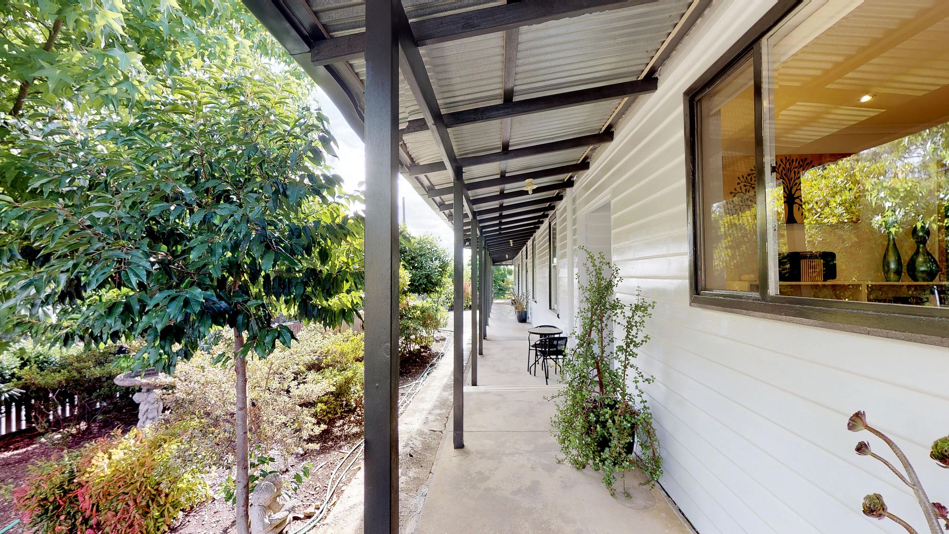 ["uploaded_image", "retouched_photo", "matterport_image"] - 02.14.2019_05.33.37.jpg