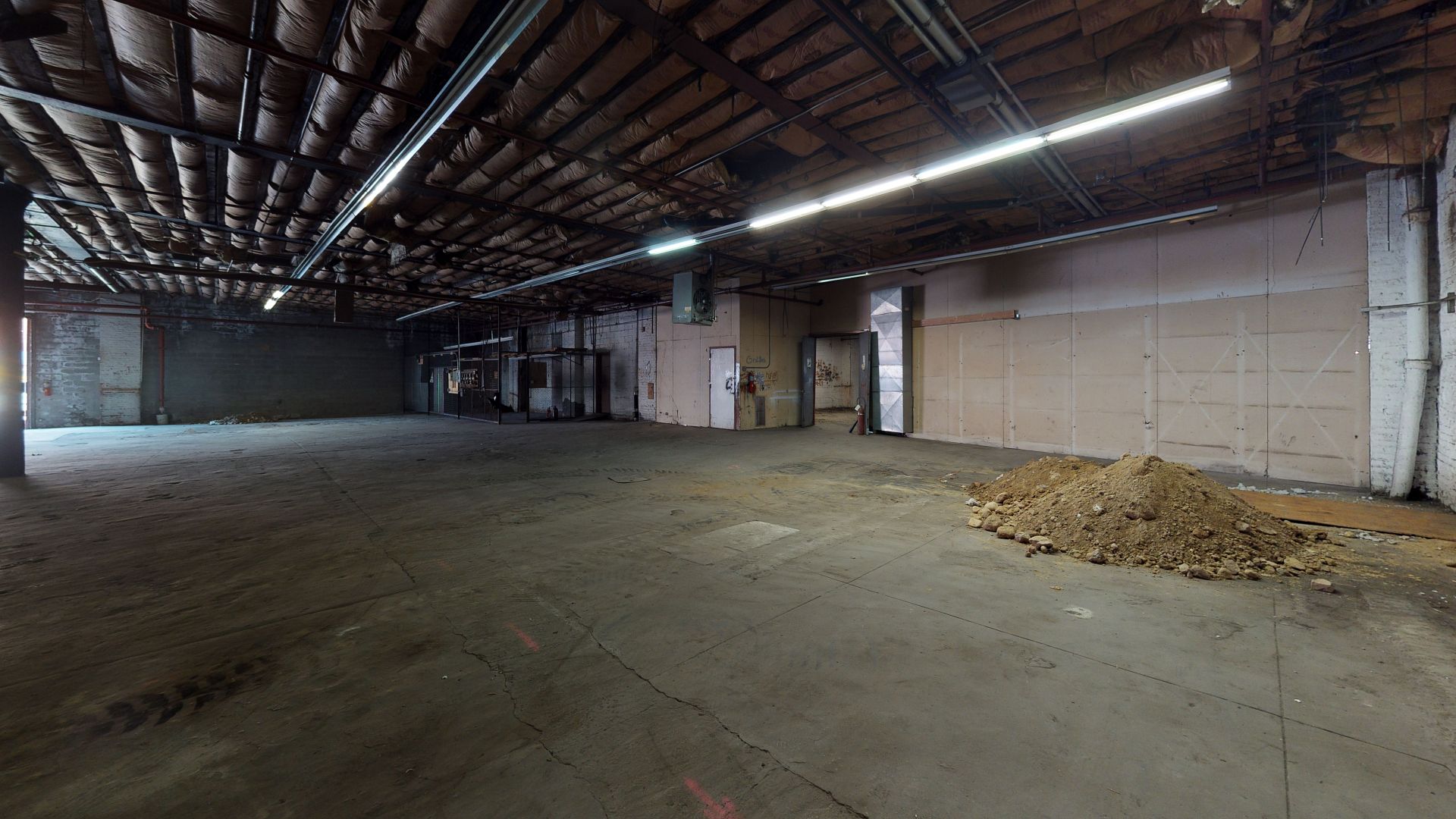 ["uploaded_image", "retouched_photo", "matterport_image"] - LeFq1i8DmEz-Photo_07.jpg