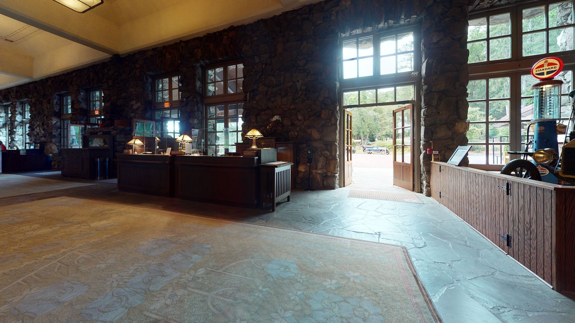 ["uploaded_image", "retouched_photo", "matterport_image"] - 5G3SDcgFPcQ-Photo_14.jpg