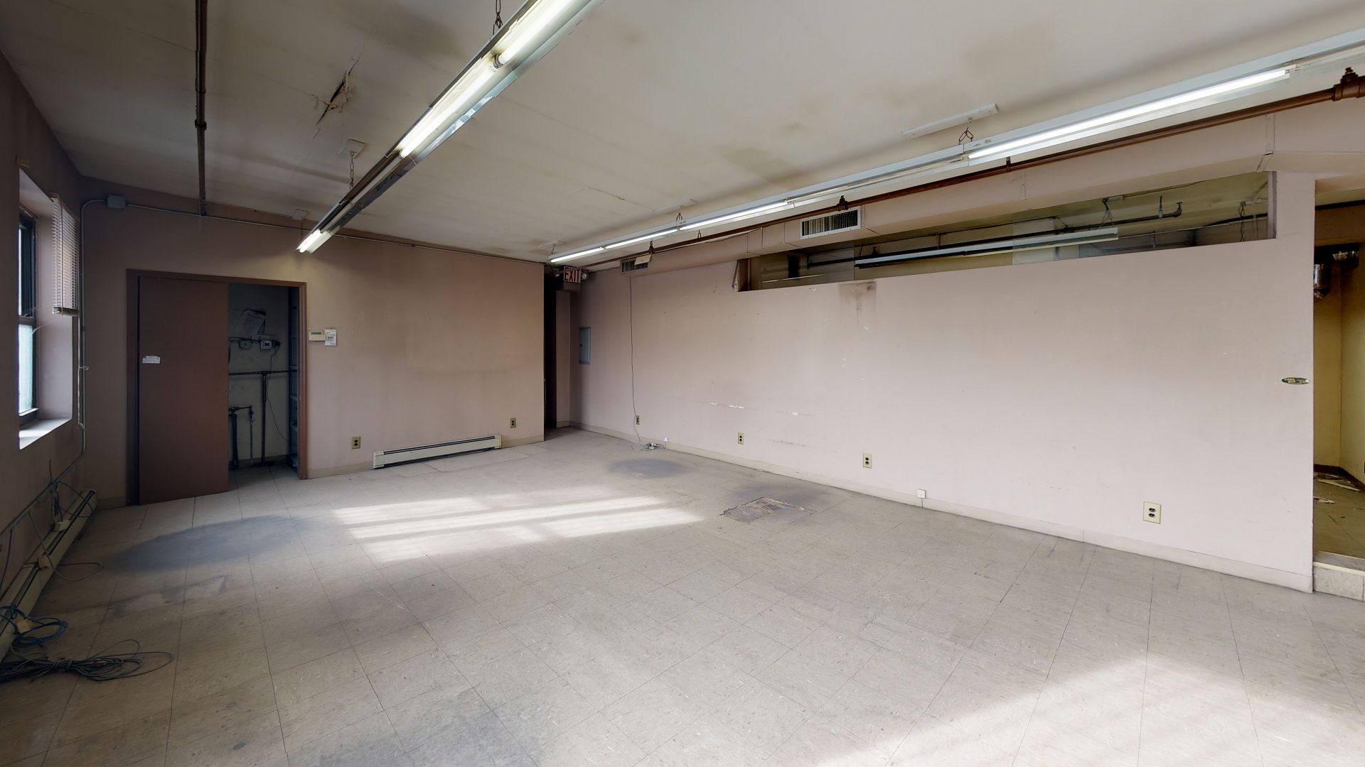 ["uploaded_image", "retouched_photo", "matterport_image"] - nhuPEBGzgyP-Photo_23.jpg