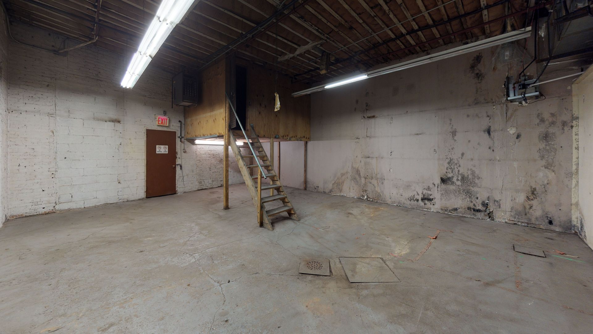 ["uploaded_image", "retouched_photo", "matterport_image"] - 9WfN4QgJkaU-Photo_14.jpg