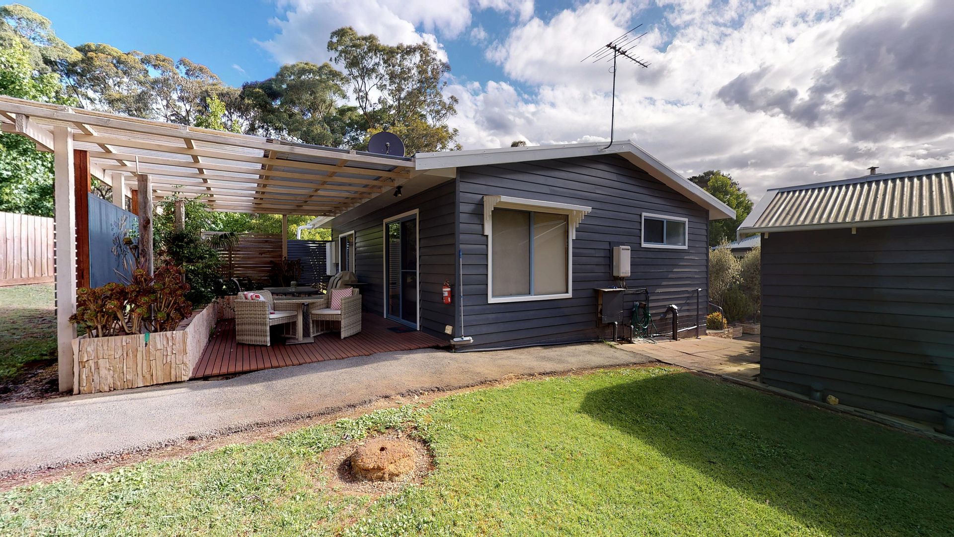 ["uploaded_image", "retouched_photo", "matterport_image"] - 02.14.2019_05.35.09.jpg
