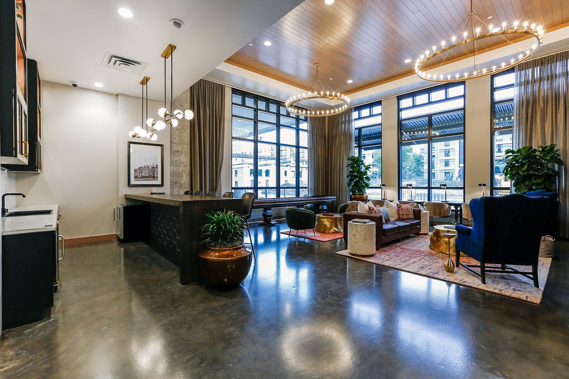 ["uploaded_image", "retouched_photo", "matterport_image"] - Photo-019.jpg