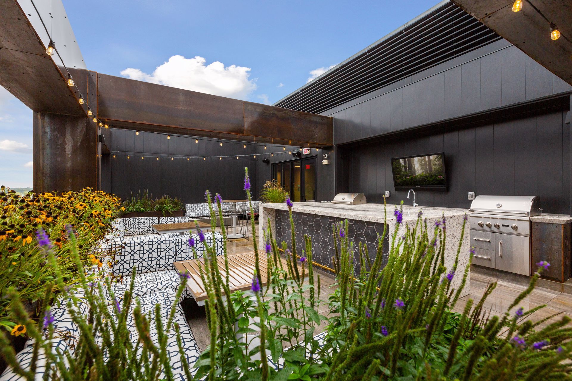 ["uploaded_image", "retouched_photo", "matterport_image"] - Photo-028.jpg