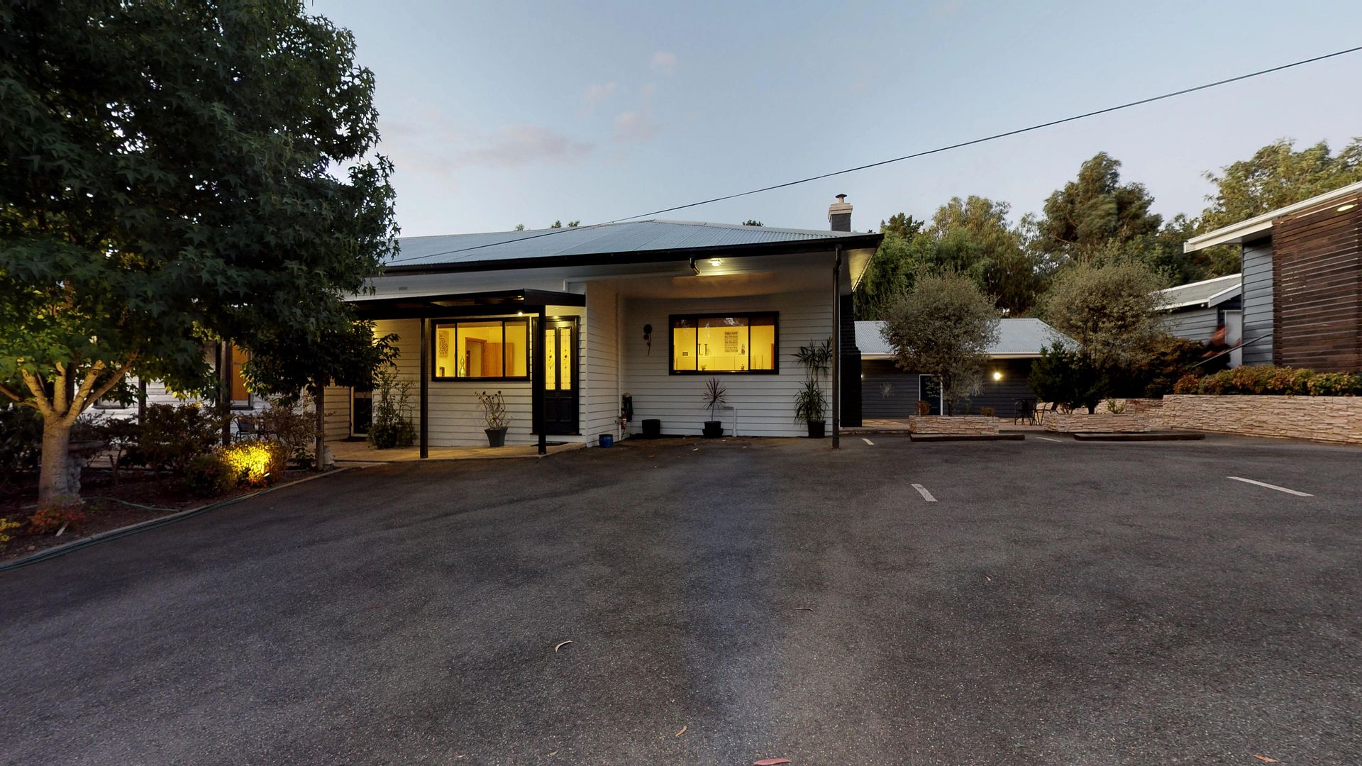 ["uploaded_image", "retouched_photo", "matterport_image"] - 02.14.2019_05.37.31.jpg